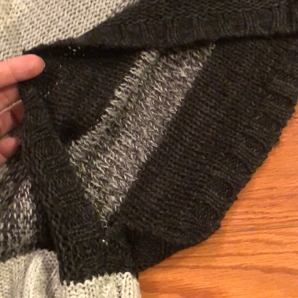 Grey and black ombré cowl neck tunic sweater - Picture 3 of 3